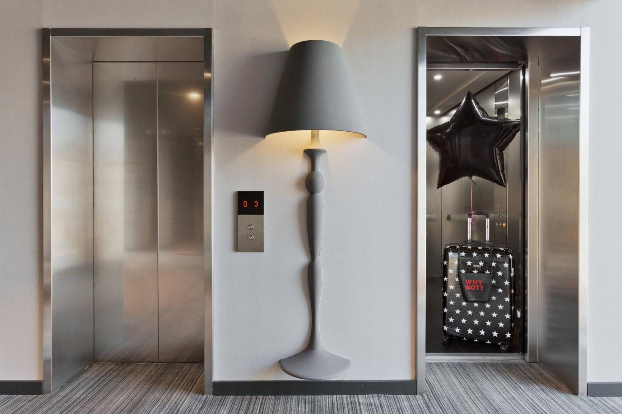 โมซี ทบิลิซี Hotel Tbilisi ภายนอก รูปภาพ