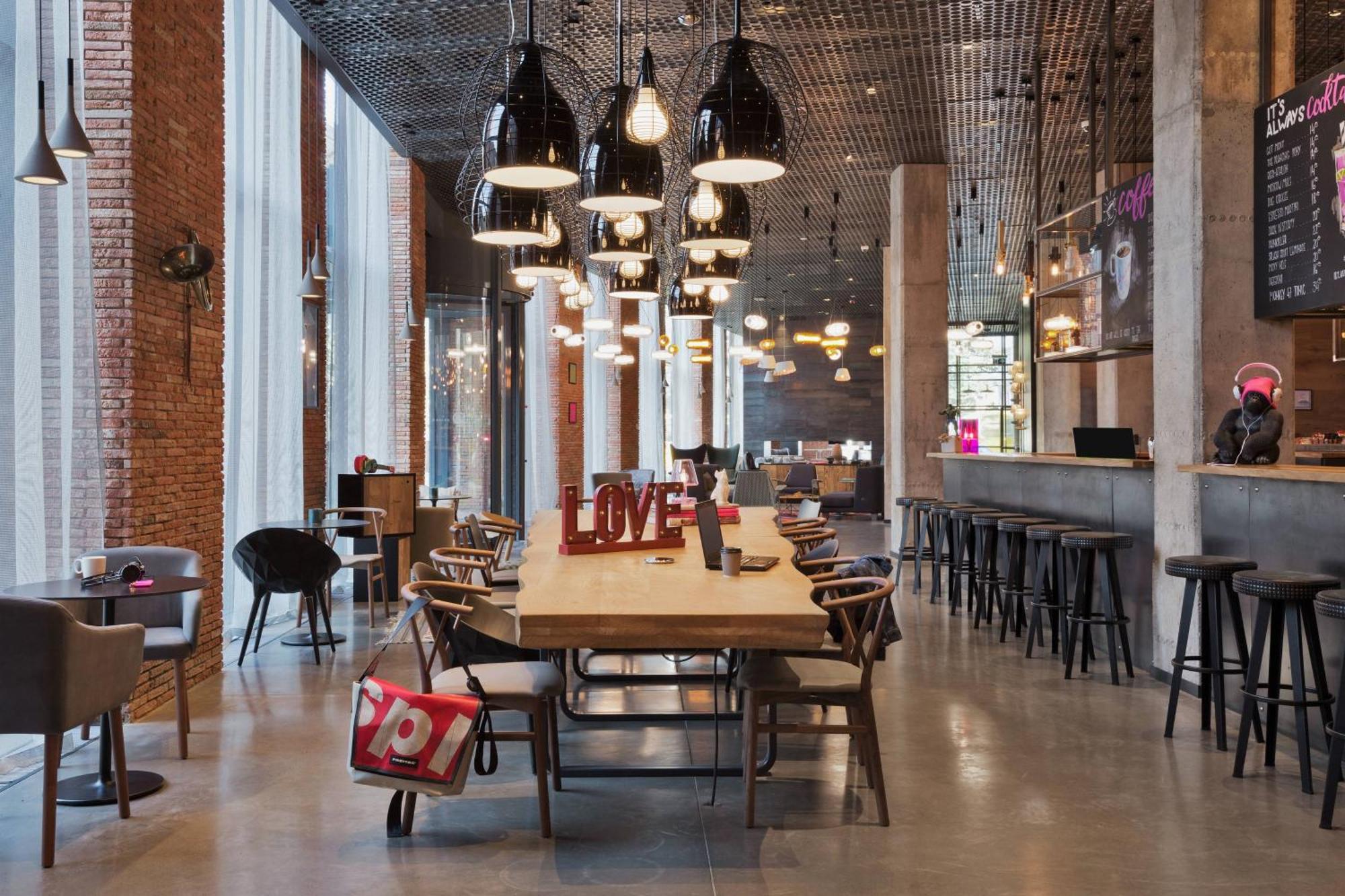 โมซี ทบิลิซี Hotel Tbilisi ภายนอก รูปภาพ