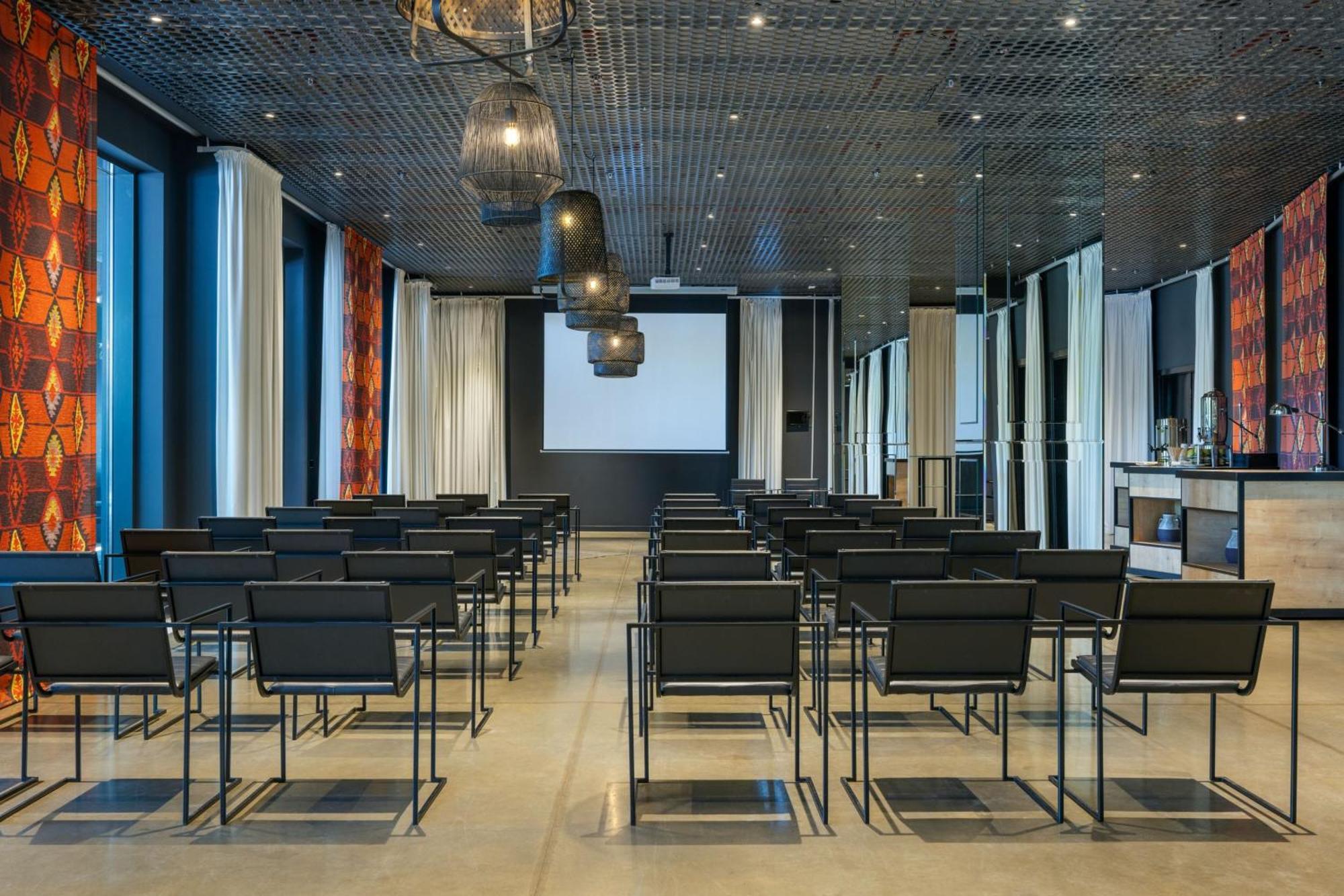 โมซี ทบิลิซี Hotel Tbilisi ภายนอก รูปภาพ
